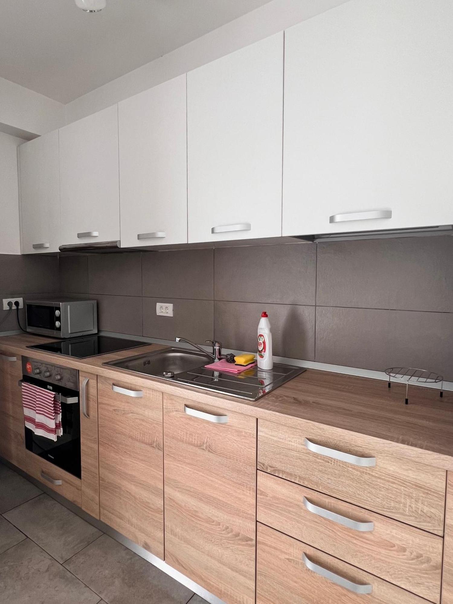 Apartament Madeira Διαμέρισμα Oradea Εξωτερικό φωτογραφία
